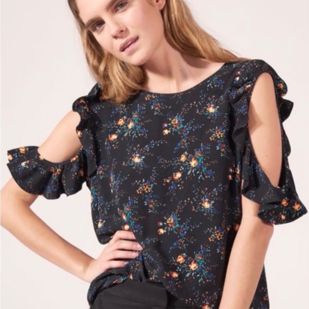 Sandro Blouse-LG🚨Hoping to sell by October 23&will accept any offer🚨